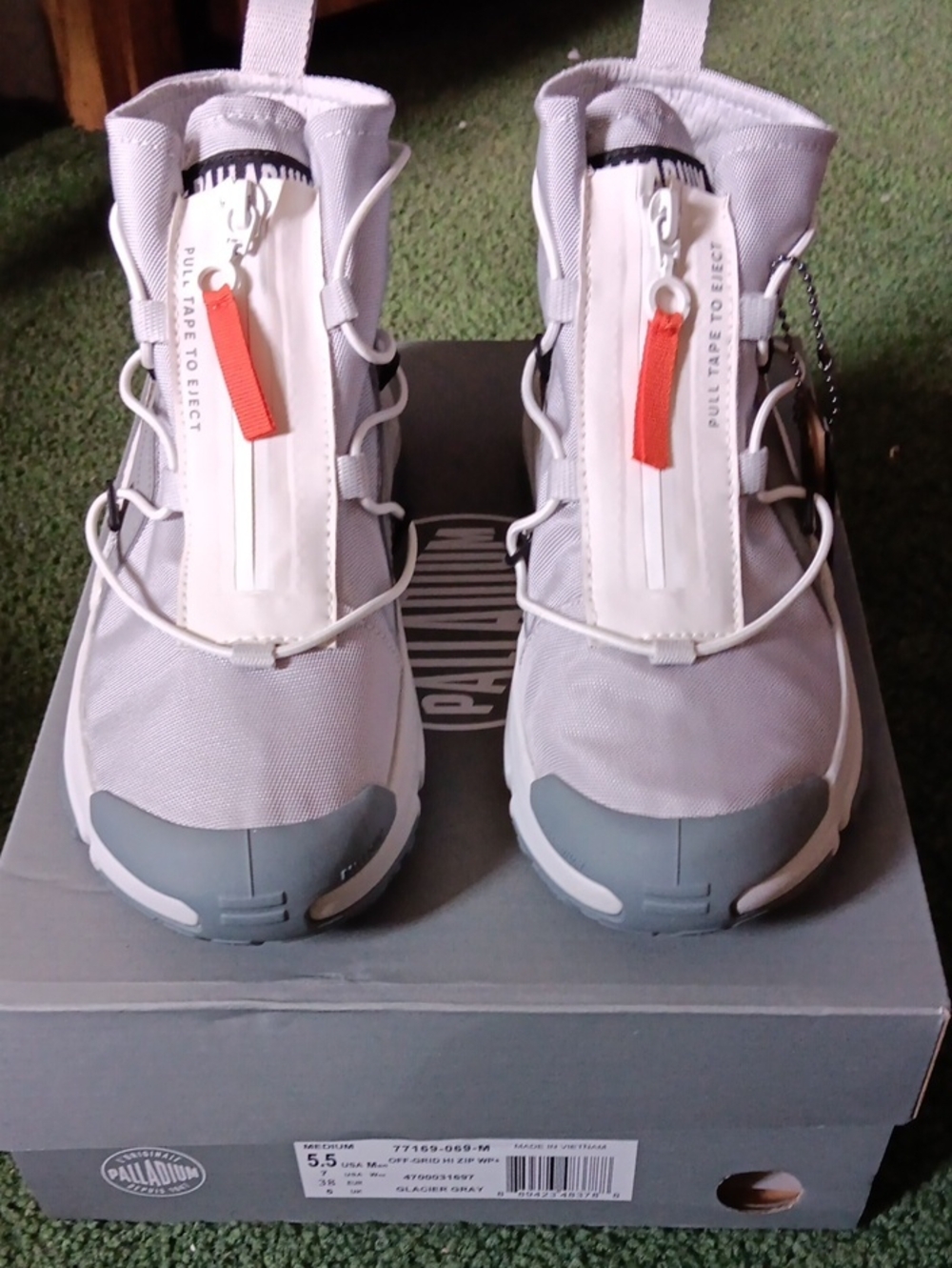 Palladium Womens Size 7 Or Mens 5.5. Brand New.